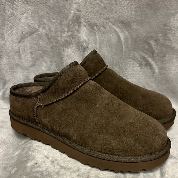 UGG Classic Slippers Size 9 - Picture 2 of 6